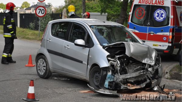 Wypadek na krzyżówce w Walendowie